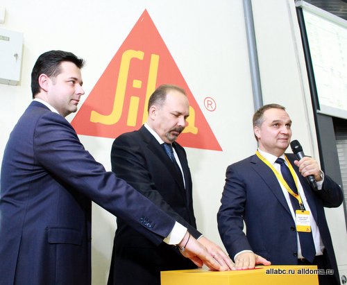  В конце ноября  в городе Лобня Московской области был открыт первый в России завод швейцарской компании ООО «Зика» (Sika) по производству поликарбоксилатных эфиров. 