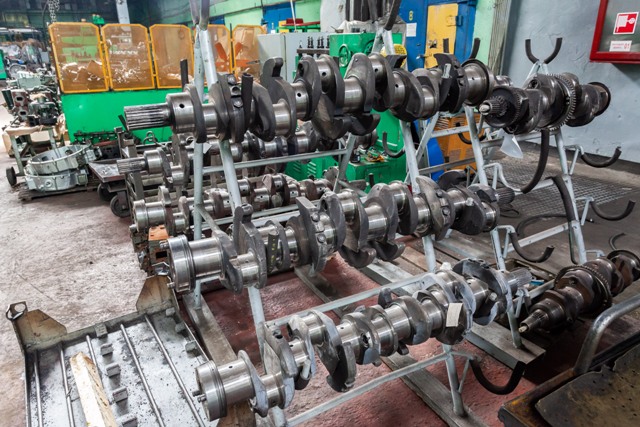 Алтайский моторостроительный завод занимается адаптацией последних разработок двигателей и их модификаций к технике других конвейерных производителей гусеничных и колесных тракторов и комбайнов. 