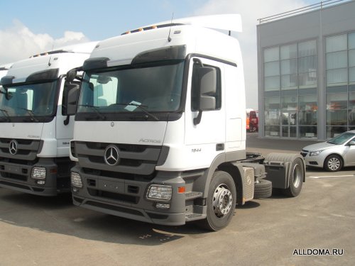 Компания Русбизнесавто, ведущий оператор на рынке грузовой техники, получила статус официального дилера по продаже и сервисному обслуживанию грузовой техники Mercedes-Benz на территории Москвы и Московской области.