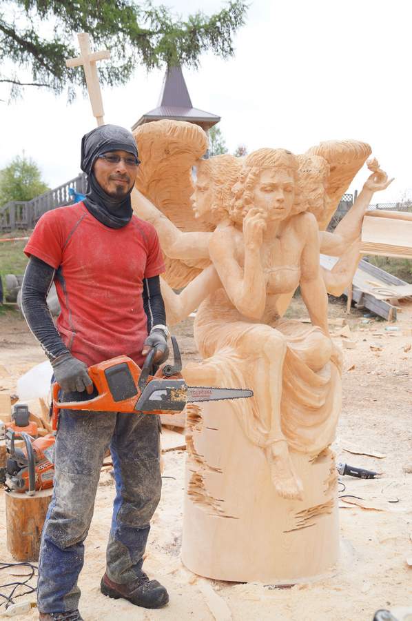 Представитель Японии с бензопилой Husqvarna стал победителем престижного международного фестиваля деревянной скульптуры «Лукоморье»!